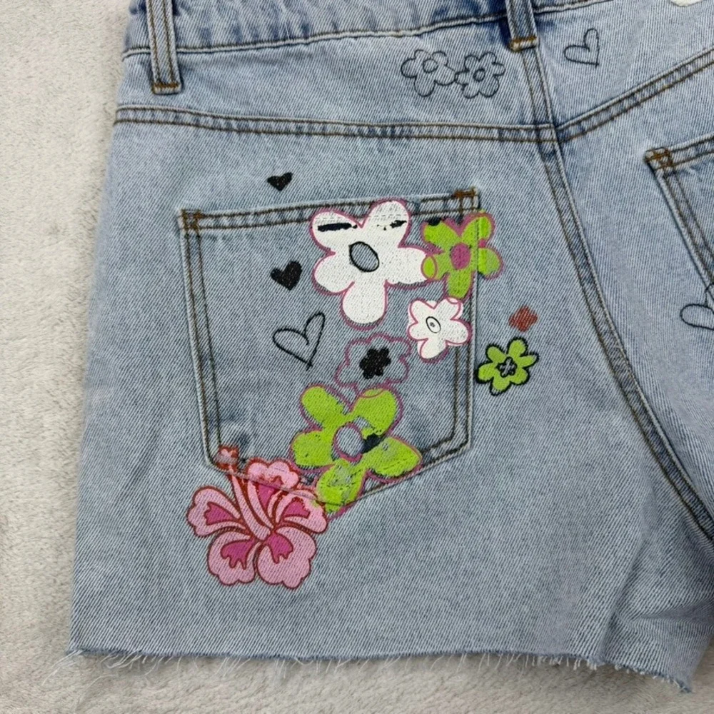 Forever 21 x Barbie Light Wash Distressed Graphic Denim‎ Shorts Womens 28 NEW